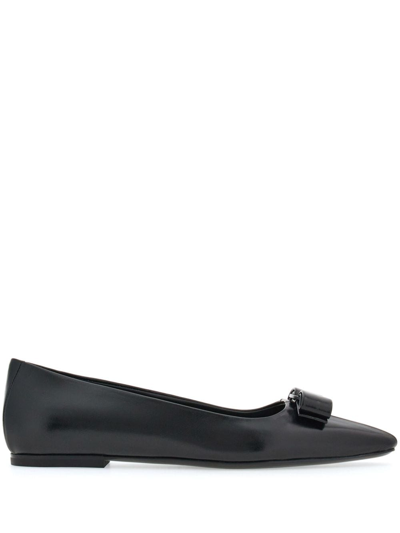 Ferragamo Elegant Patent Leather Ballet Flimsies With Iconic Bow In Black