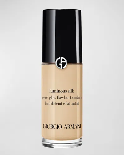 Armani Collezioni Luminous Silk Perfect Glow Flawless Oil-free Foundation Mini In (very Fair With A Golden Undertone)