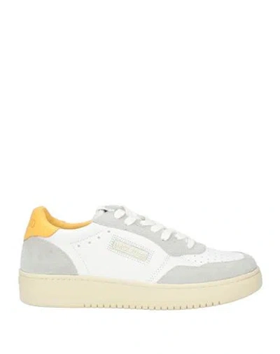 Back 70 Woman Sneakers White Size 7 Leather