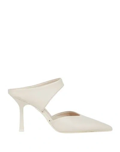Bali Ē Woman Mules & Clogs Off White Size 11 Leather