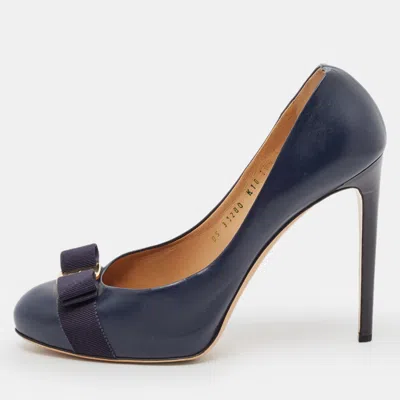 Pre-owned Ferragamo Navy Blue Leather Vara Bow Pumps Size 41
