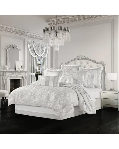 J Queen New York J. Queen New York Brunello Comforter Set In White