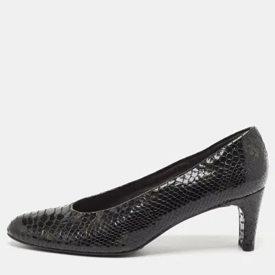 Pre-owned Stuart Weitzman Black Croc Embossed Patent Leather Pumps Size 41