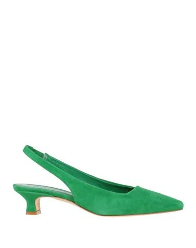 The Seller Woman Pumps Green Size 7 Leather