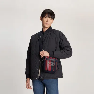 Tommy Hilfiger 秋冬男装休闲撞色条纹刺绣立体单肩斜挎包10510