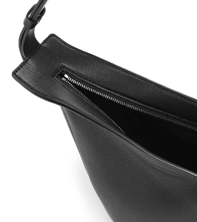 THE ROW SLOUCHY BANANA SMALL CROSSBODY BAG P00498437